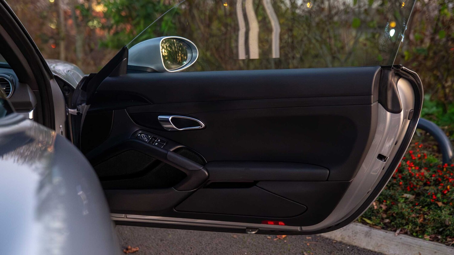 Used Porsche Cayman 2018 for sale - 77527106: Photo 28