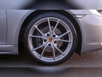 Used Porsche Cayman 2018 for sale - 77527106: Photo