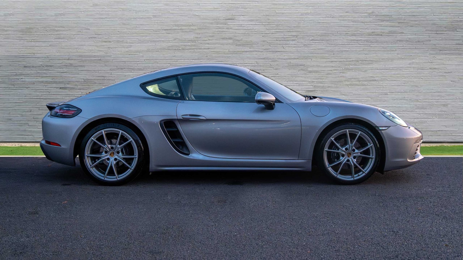 Used Porsche Cayman 2018 for sale - 77527106: Photo 5