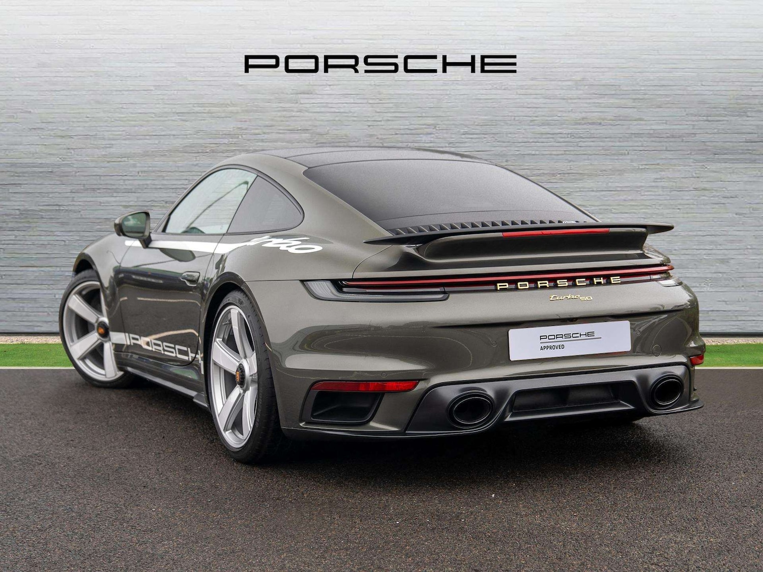 Used Porsche 911 2024 for sale - 76692075: Photo 2