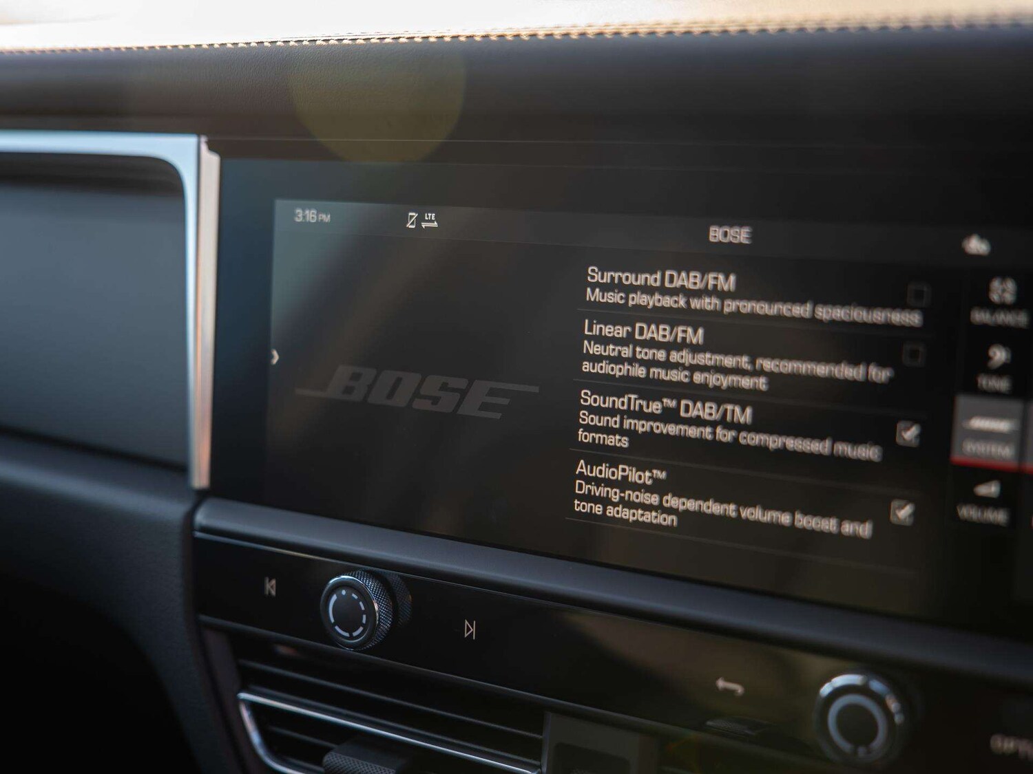 Used Porsche Macan 2026 for sale - 78023979: Photo 23