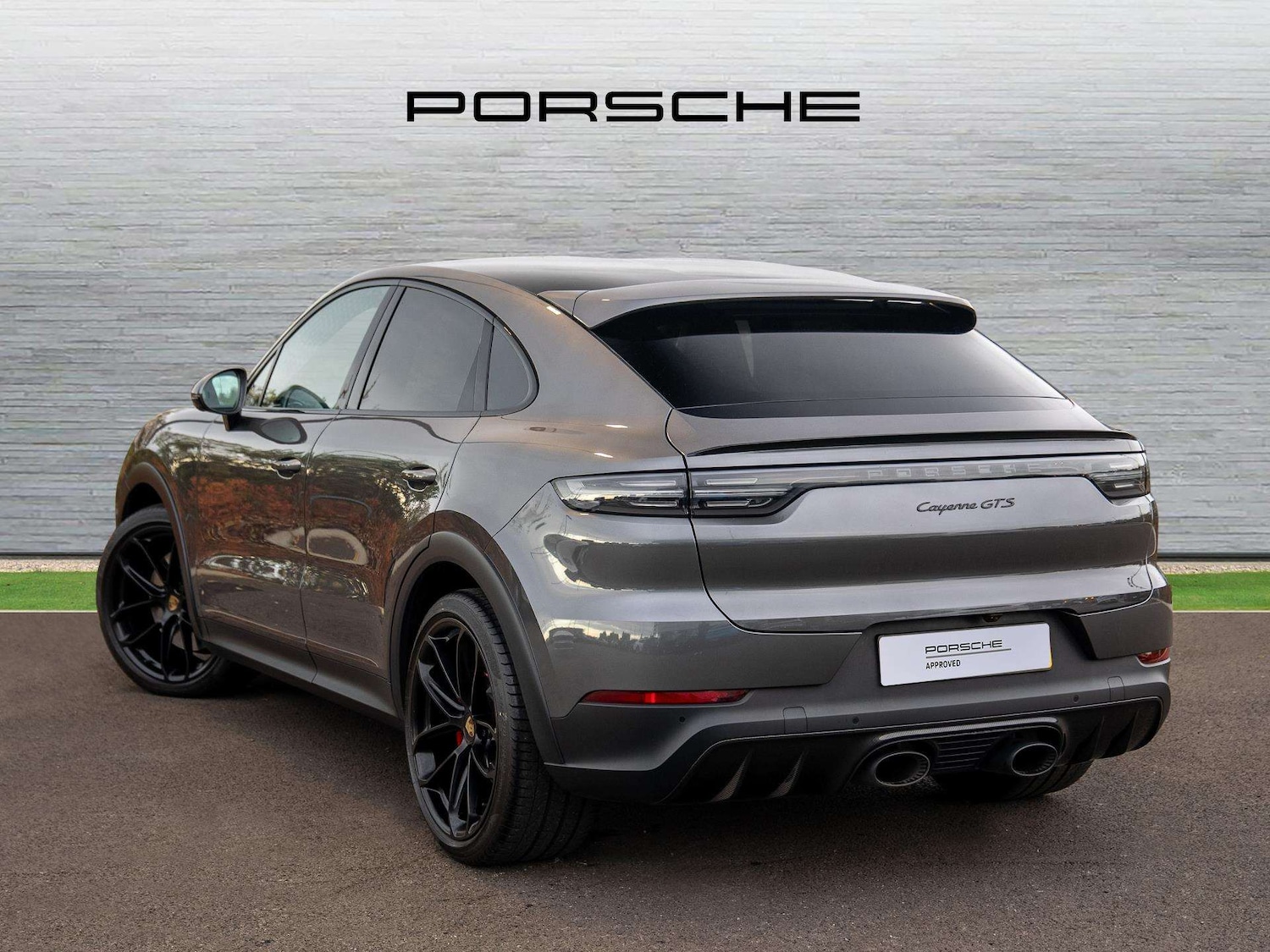 Used Porsche Cayenne 2023 for sale - 77316509: Photo 2