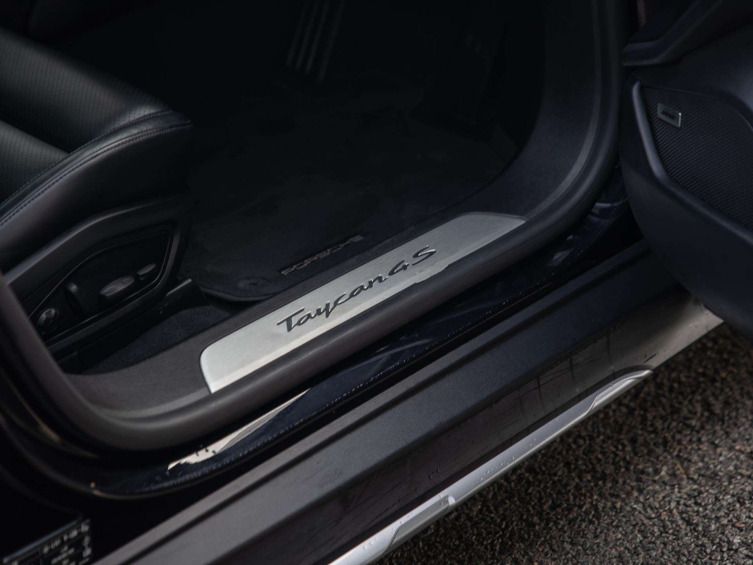 Used Porsche Taycan 2023 for sale - 77134900: Photo 32