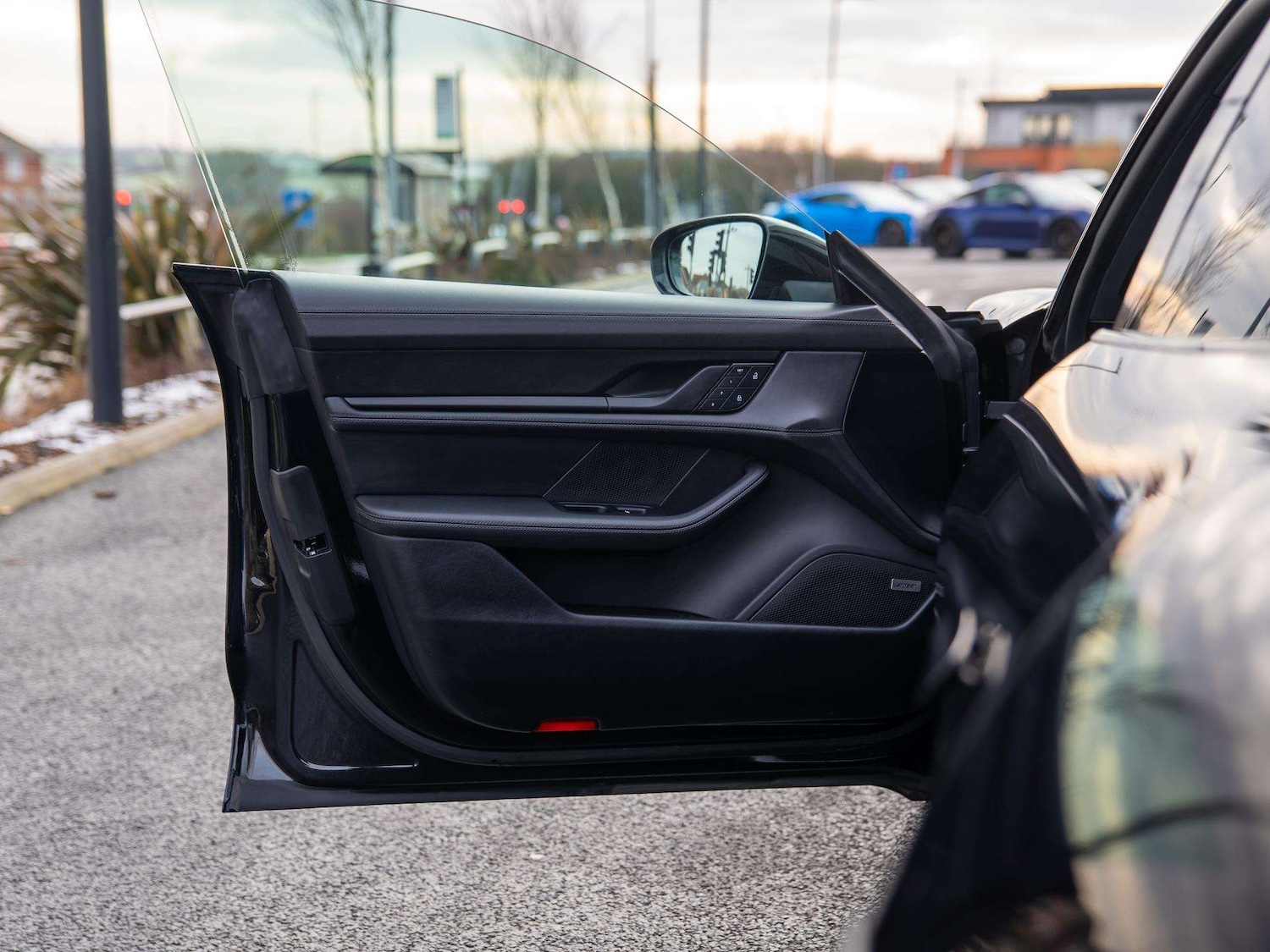 Used Porsche Taycan 2023 for sale - 77134900: Photo 34