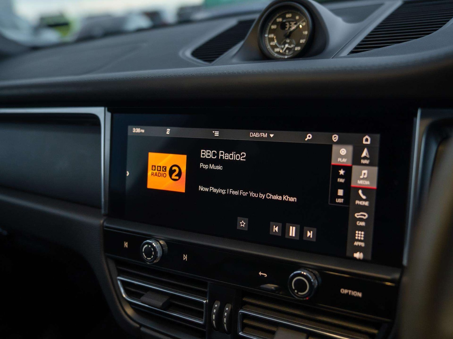 Used Porsche Macan 2022 for sale - 76955234: Photo 16