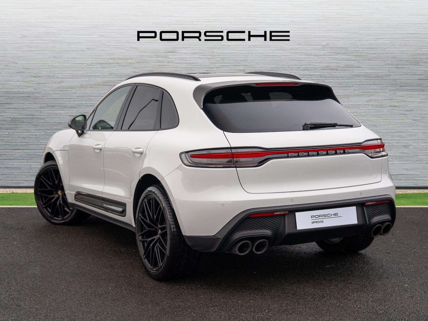 Used Porsche Macan 2022 for sale - 76955234: Photo 2