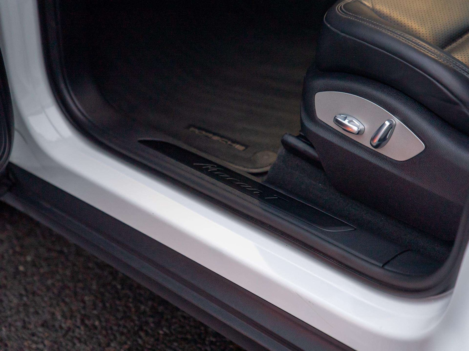 Used Porsche Macan 2022 for sale - 76955234: Photo 31