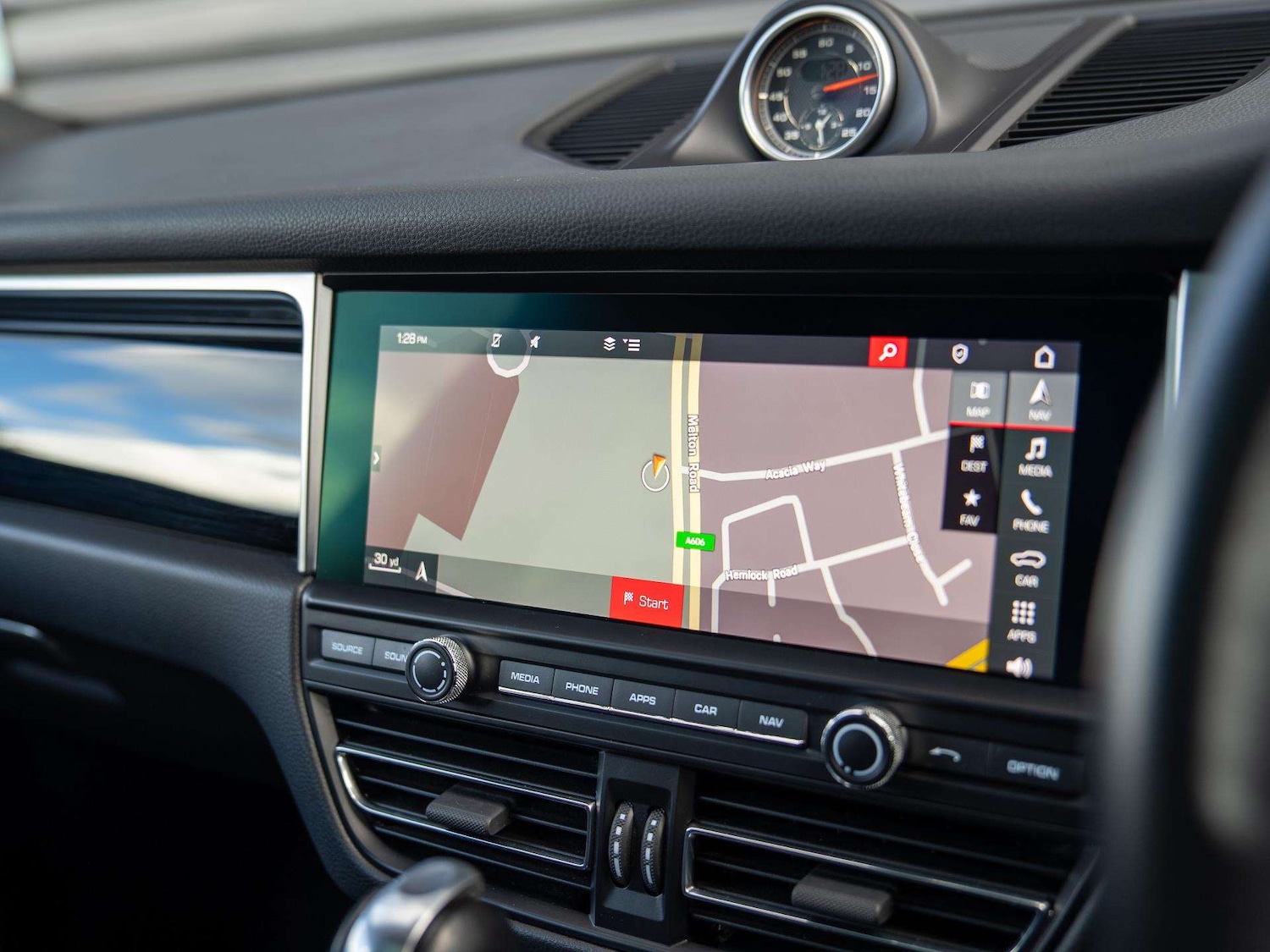 Used Porsche Macan 2019 for sale - 76421159: Photo 19