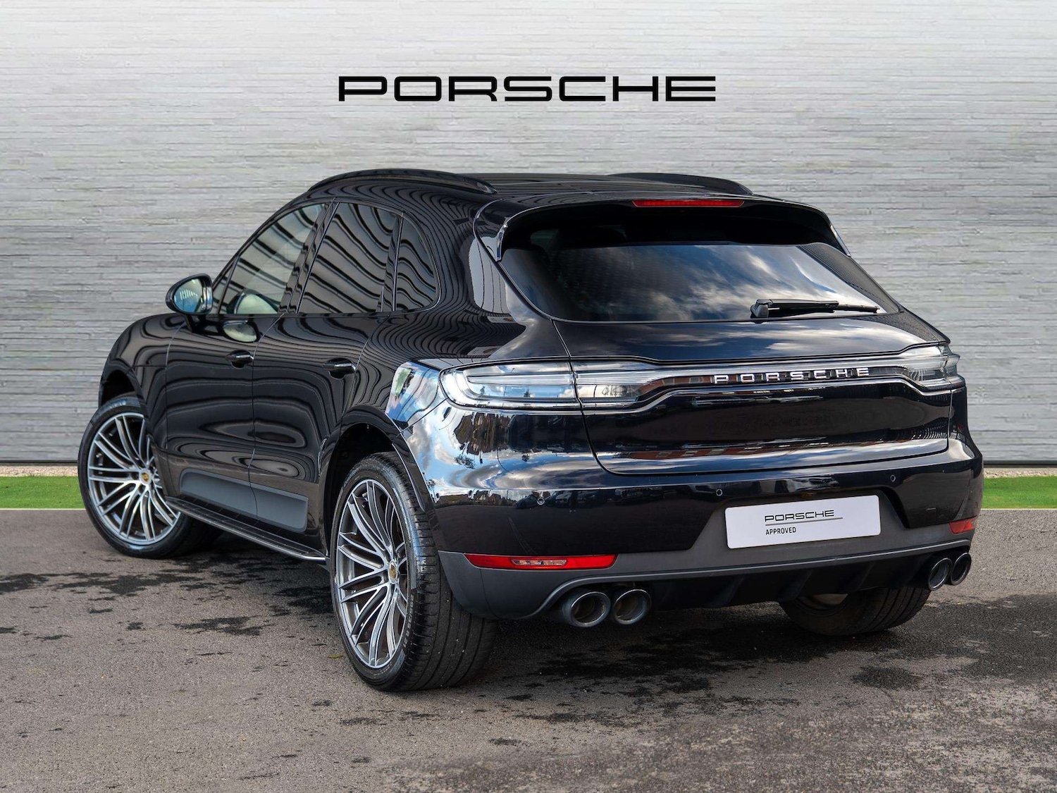 Used Porsche Macan 2019 for sale - 76421159: Photo 2