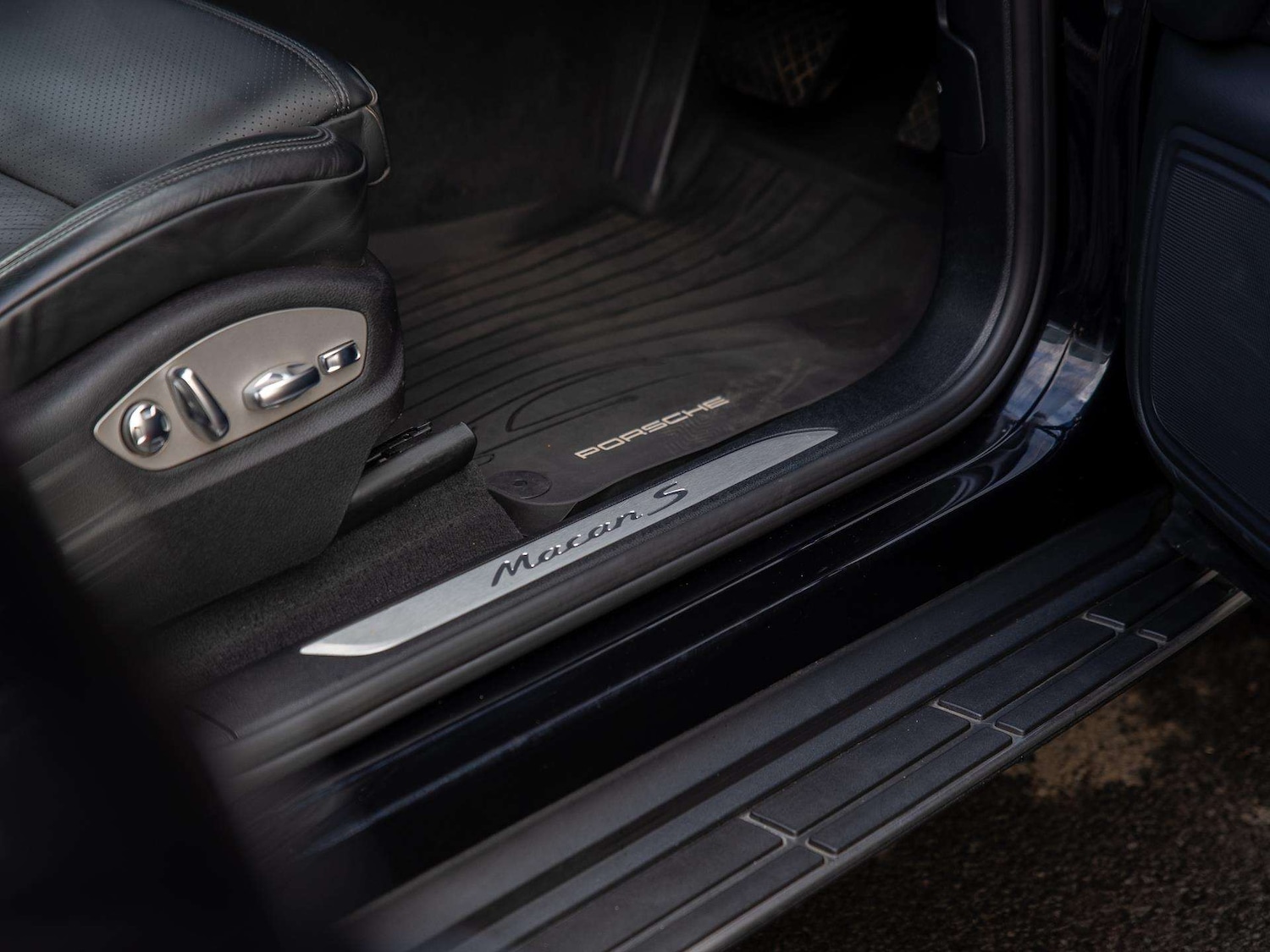 Used Porsche Macan 2019 for sale - 76421159: Photo 31