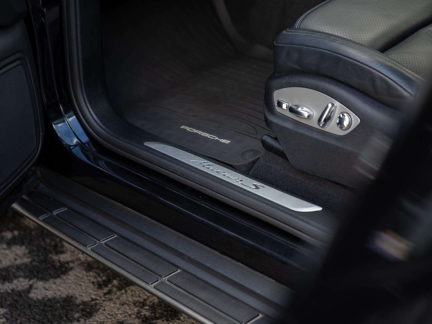 Used Porsche Macan 2019 for sale - 76421159: Photo 32