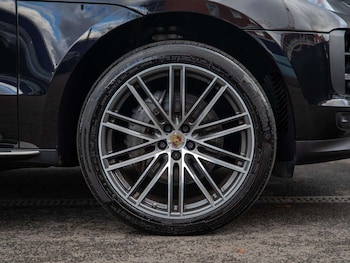 Used Porsche Macan 2019 for sale - 76421159: Photo