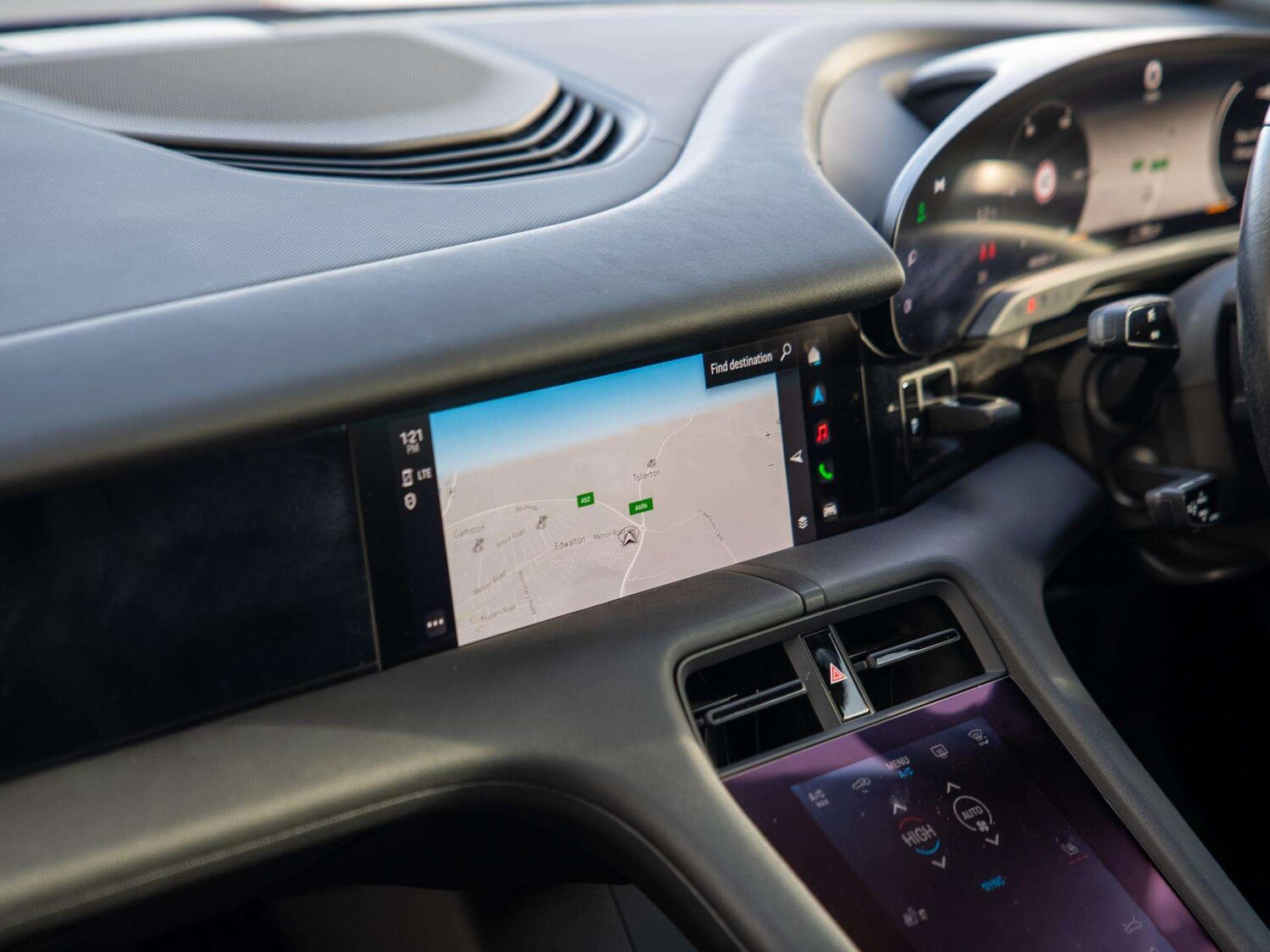 Used Porsche Taycan 2021 for sale - 77239902: Photo 14