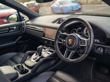 Used Porsche Cayenne 2023 for sale - 79556235: Photo