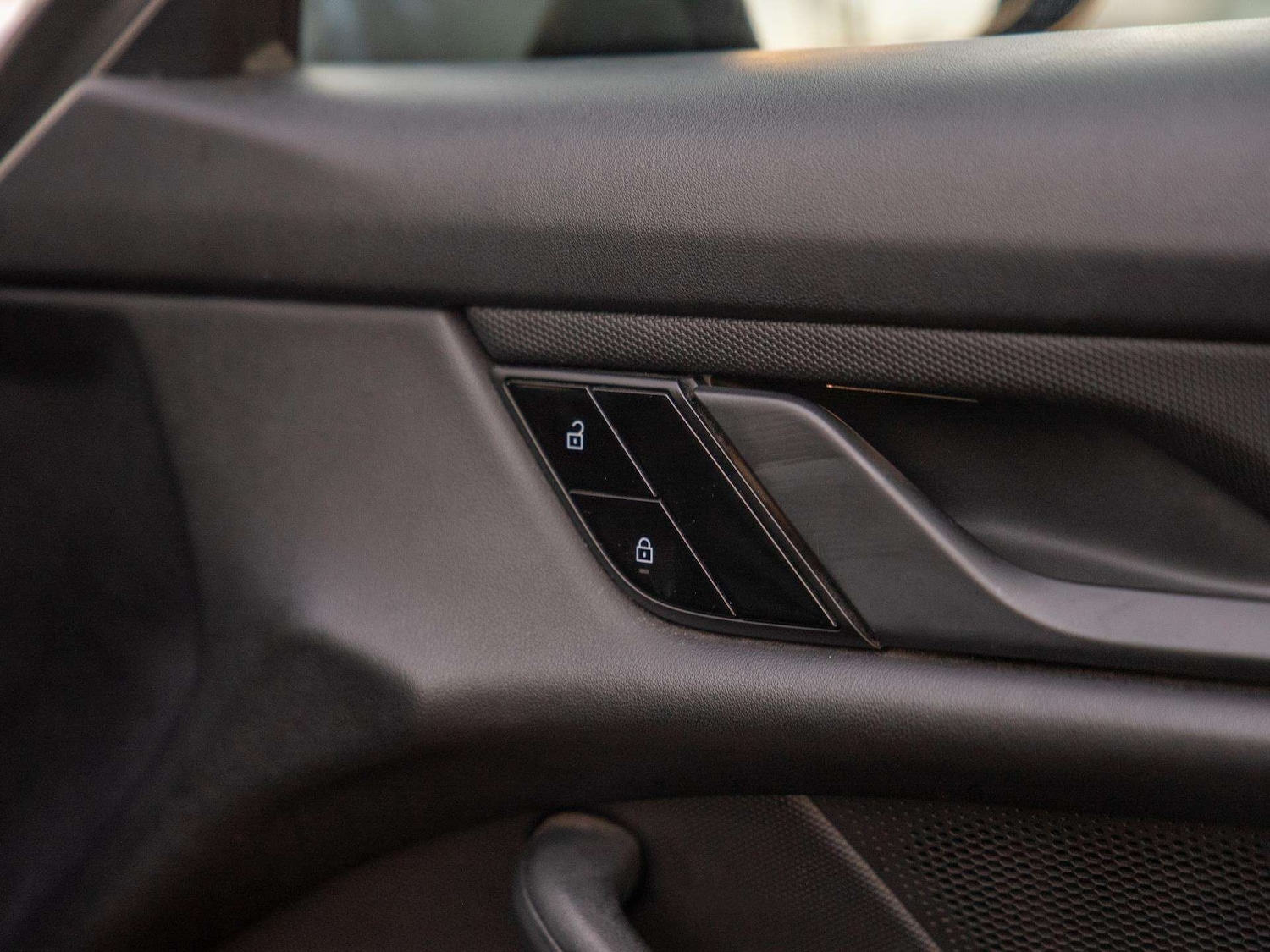 Used Porsche Taycan 2021 for sale - 77333838: Photo 27