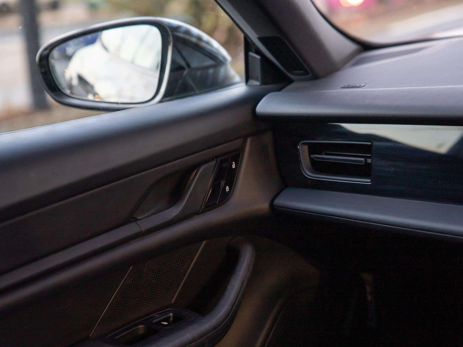 Used Porsche Taycan 2021 for sale - 77333838: Photo 28