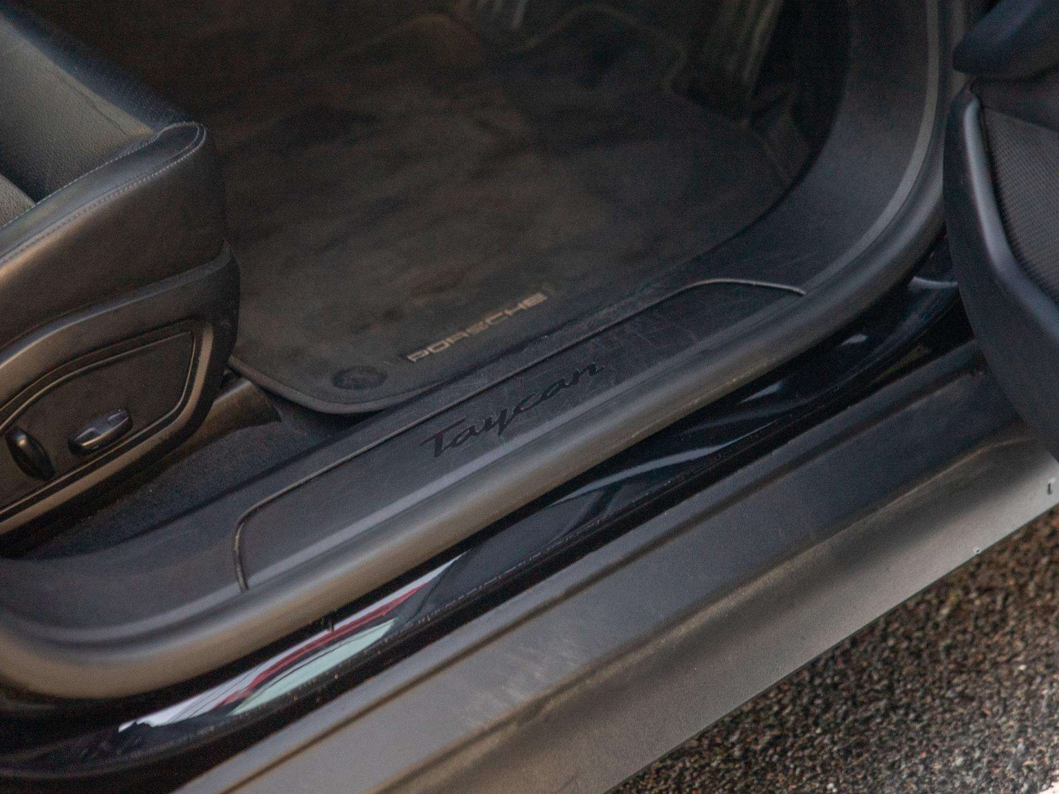 Used Porsche Taycan 2021 for sale - 77333838: Photo 33