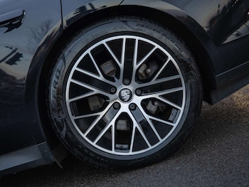 Used Porsche Taycan 2021 for sale - 77333838: Photo