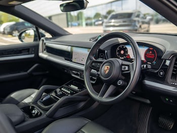 Used Porsche Cayenne 2024 for sale - 79364867: Photo