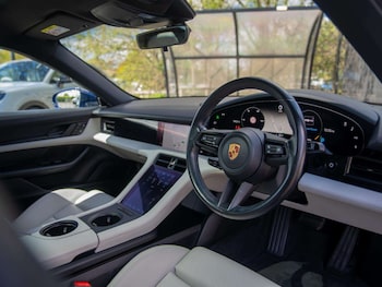 Used Porsche Taycan 2021 for sale - 78351962: Photo