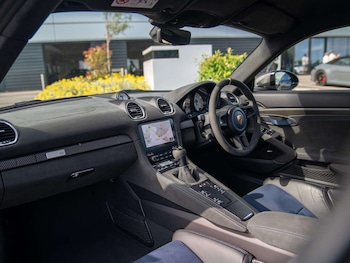 Used Porsche Cayman 2024 for sale - 78937306: Photo