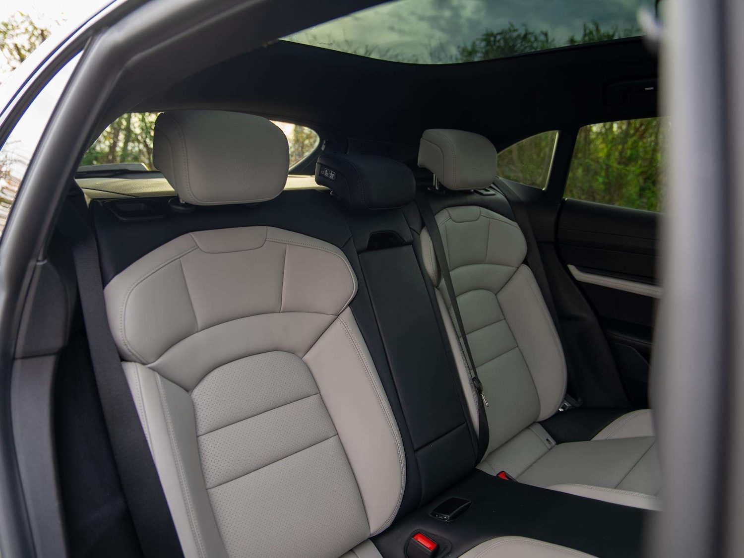 Used Porsche Taycan 2023 for sale - 76745965: Photo 11