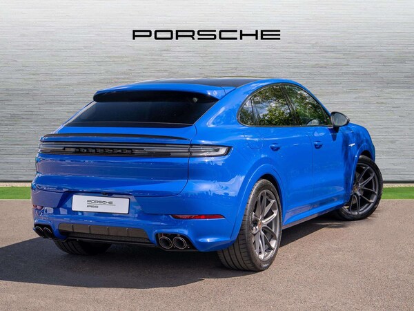 Used Porsche Cayenne 2025 for sale - 75217039: Photo 2