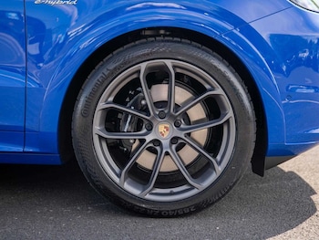 Used Porsche Cayenne 2025 for sale - 75217039: Photo
