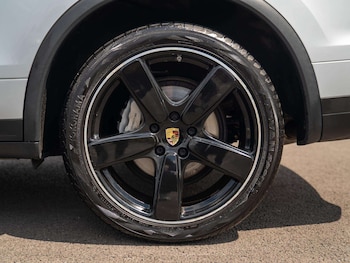 Used Porsche Cayenne 2016 for sale - 78937361: Photo