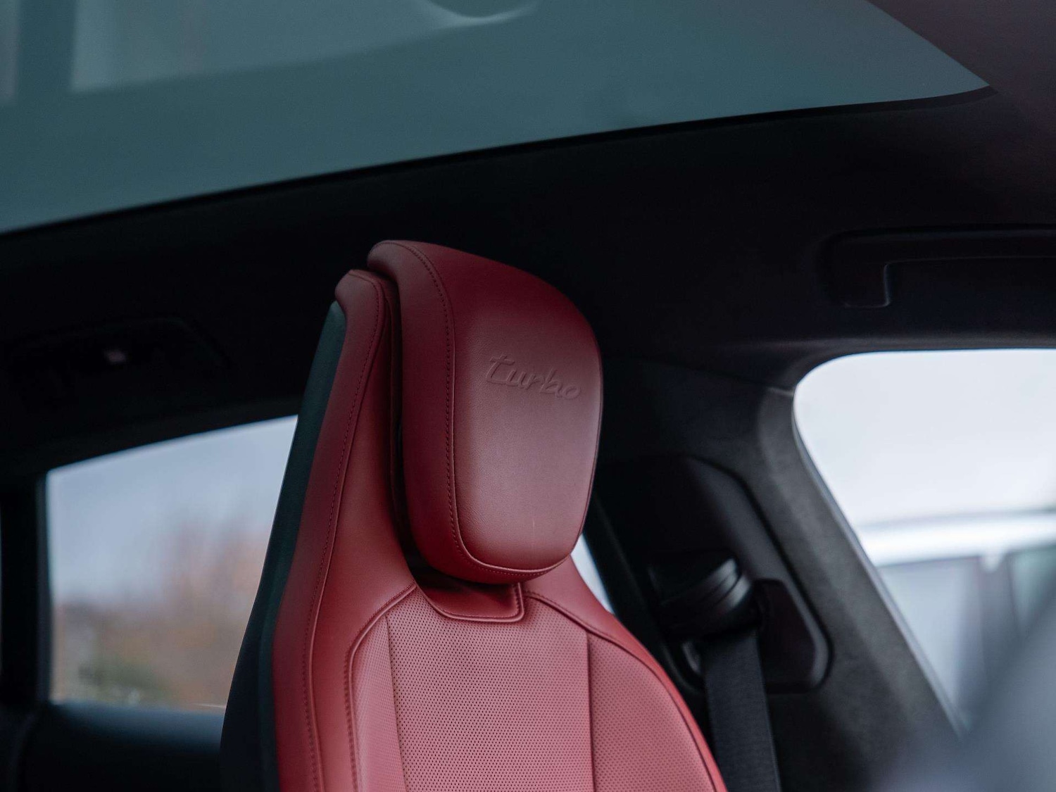 Used Porsche Taycan 2022 for sale - 76553076: Photo 12