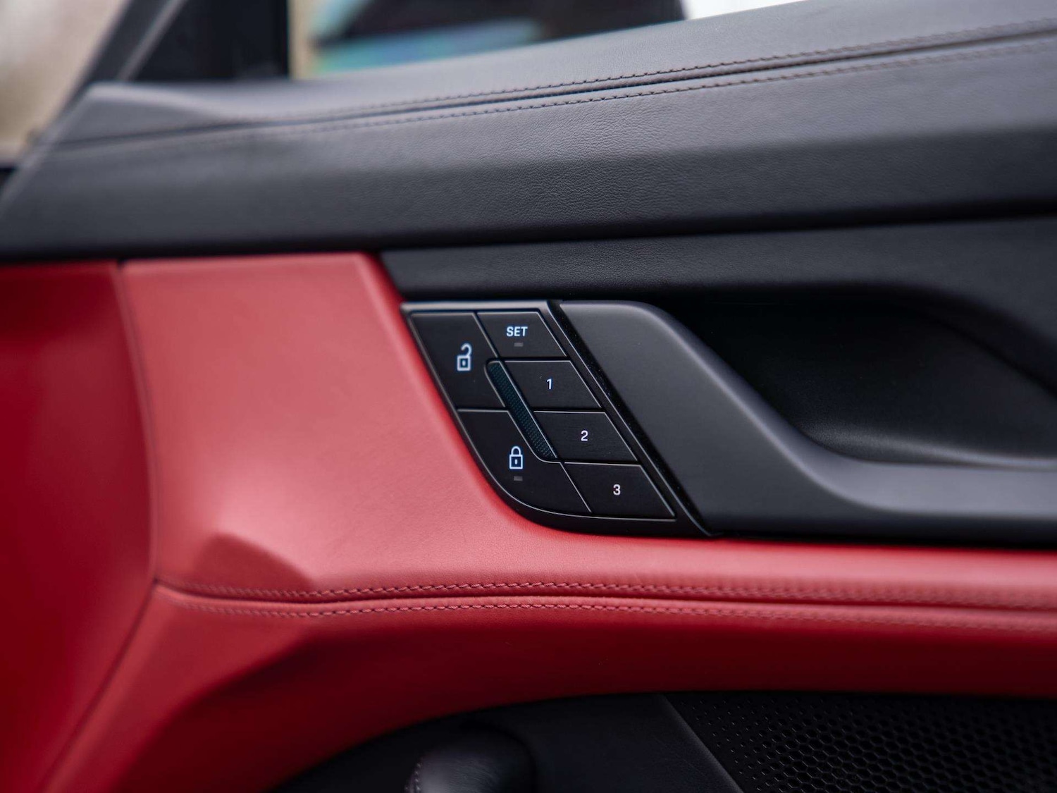 Used Porsche Taycan 2022 for sale - 76553076: Photo 31