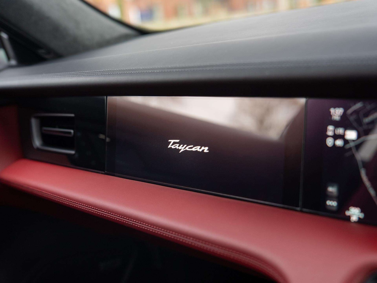 Used Porsche Taycan 2022 for sale - 76553076: Photo 32