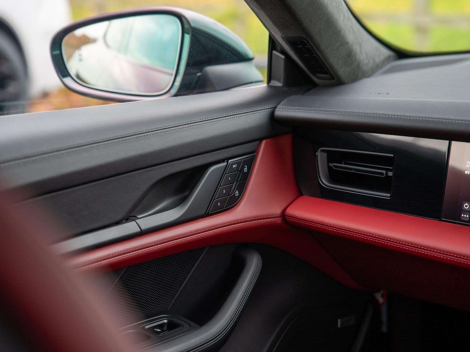 Used Porsche Taycan 2022 for sale - 76553076: Photo 33