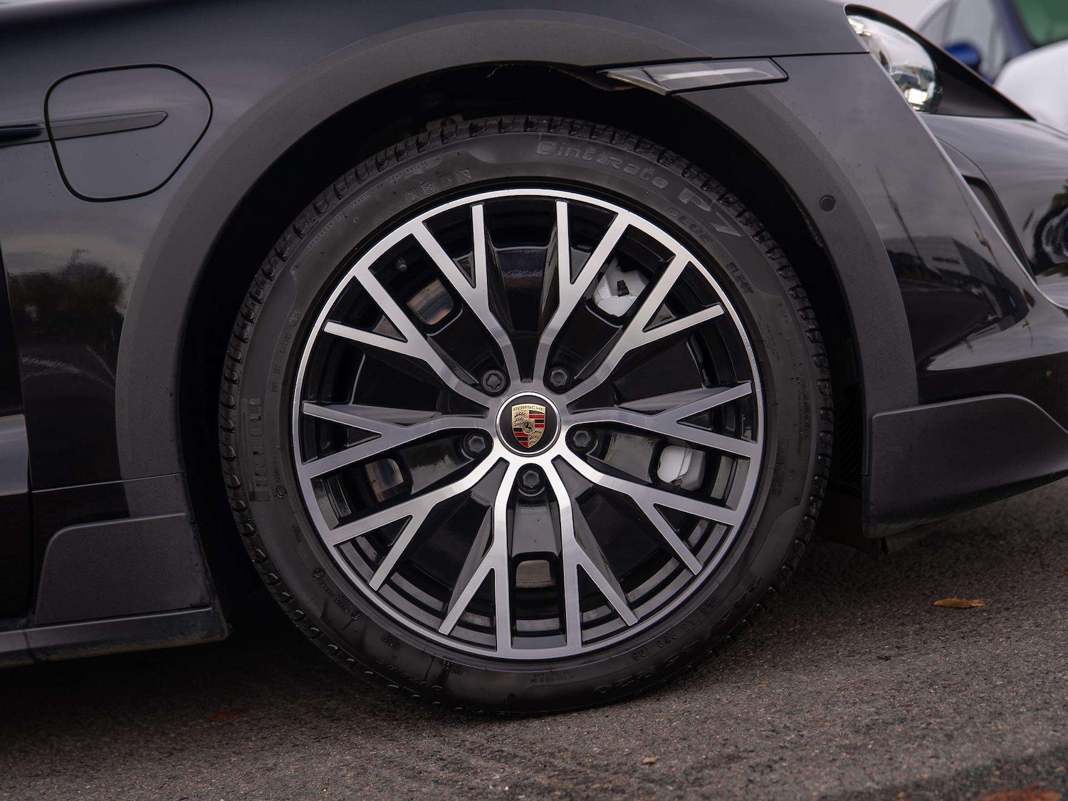 Used Porsche Taycan 2022 for sale - 76553076: Photo 4