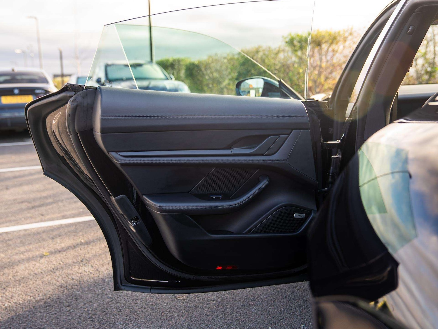 Used Porsche Taycan 2020 for sale - 76553273: Photo 35