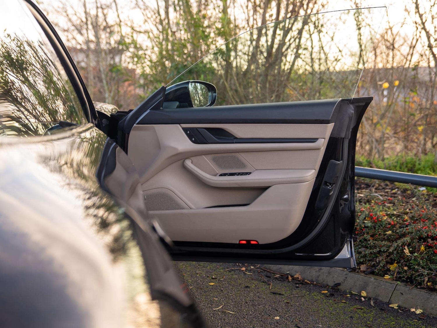 Used Porsche Taycan 2023 for sale - 76553196: Photo 32