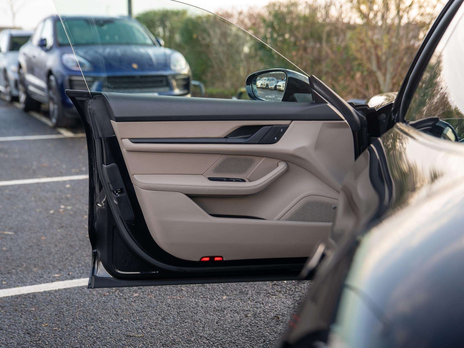 Used Porsche Taycan 2023 for sale - 76553196: Photo 33