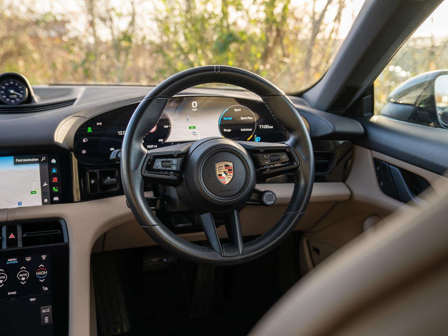 Used Porsche Taycan 2023 for sale - 76553196: Photo 8