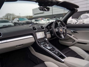 Used Porsche Boxster 2018 for sale - 78023904: Photo