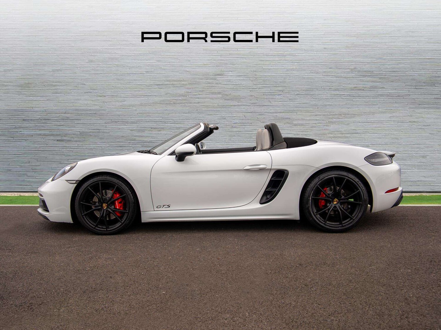 Used Porsche Boxster 2018 for sale - 78023904: Photo 5