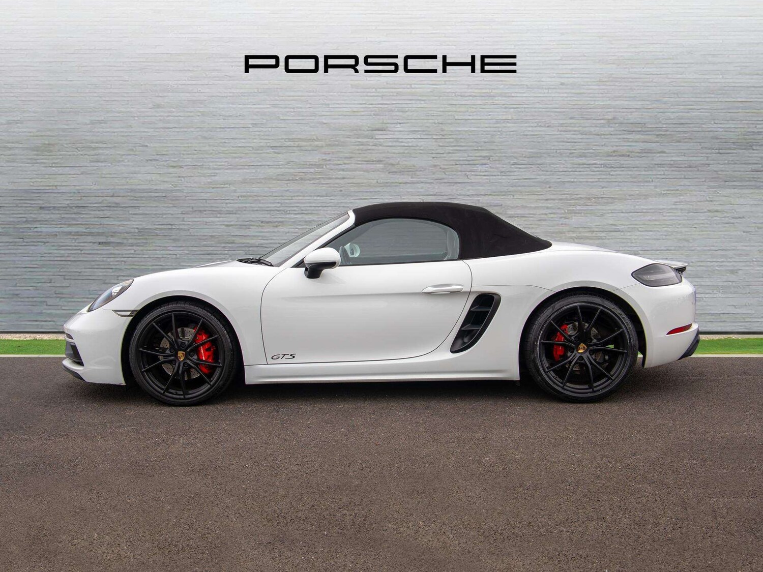 Used Porsche Boxster 2018 for sale - 78023904: Photo 6