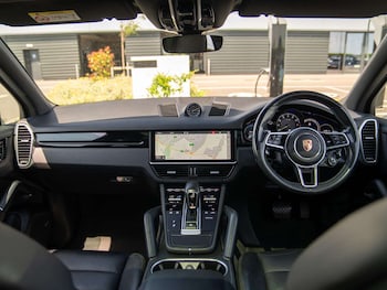 Used Porsche Cayenne 2020 for sale - 79027985: Photo