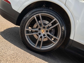 Used Porsche Cayenne 2020 for sale - 79027985: Photo