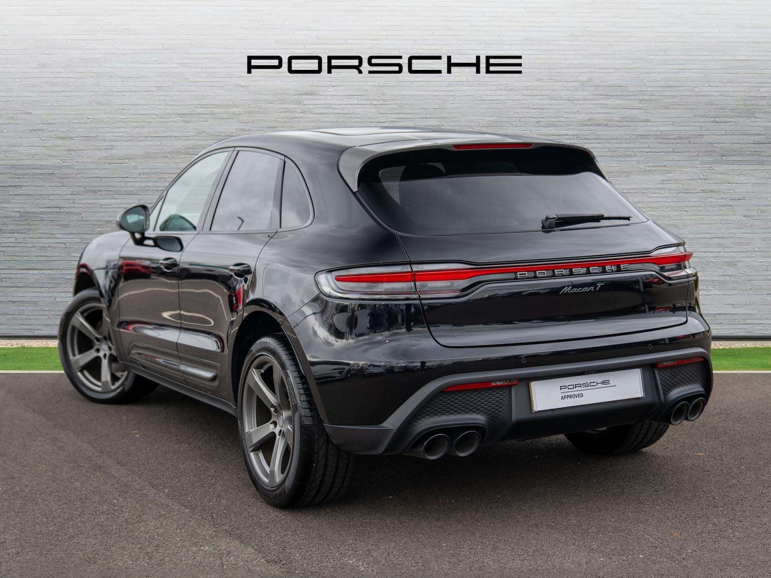 Used Porsche Macan 2023 for sale - 77727023: Photo 2