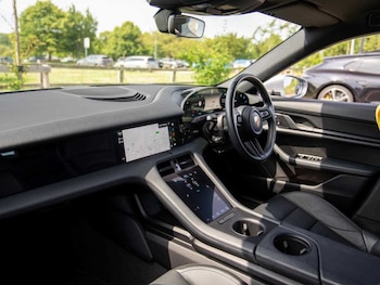 Used Porsche Taycan 2022 for sale - 75218436: Photo