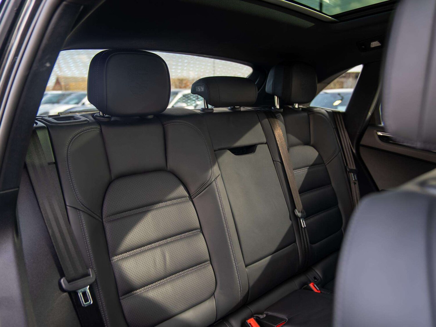 Used Porsche Macan 2021 for sale - 77699013: Photo 10