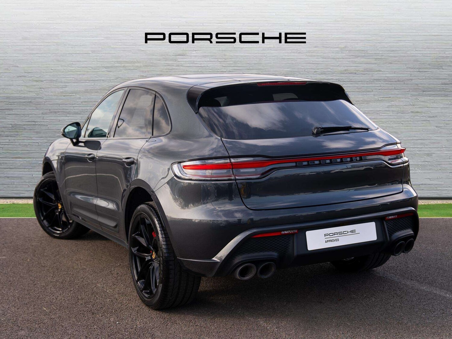 Used Porsche Macan 2021 for sale - 77699013: Photo 2