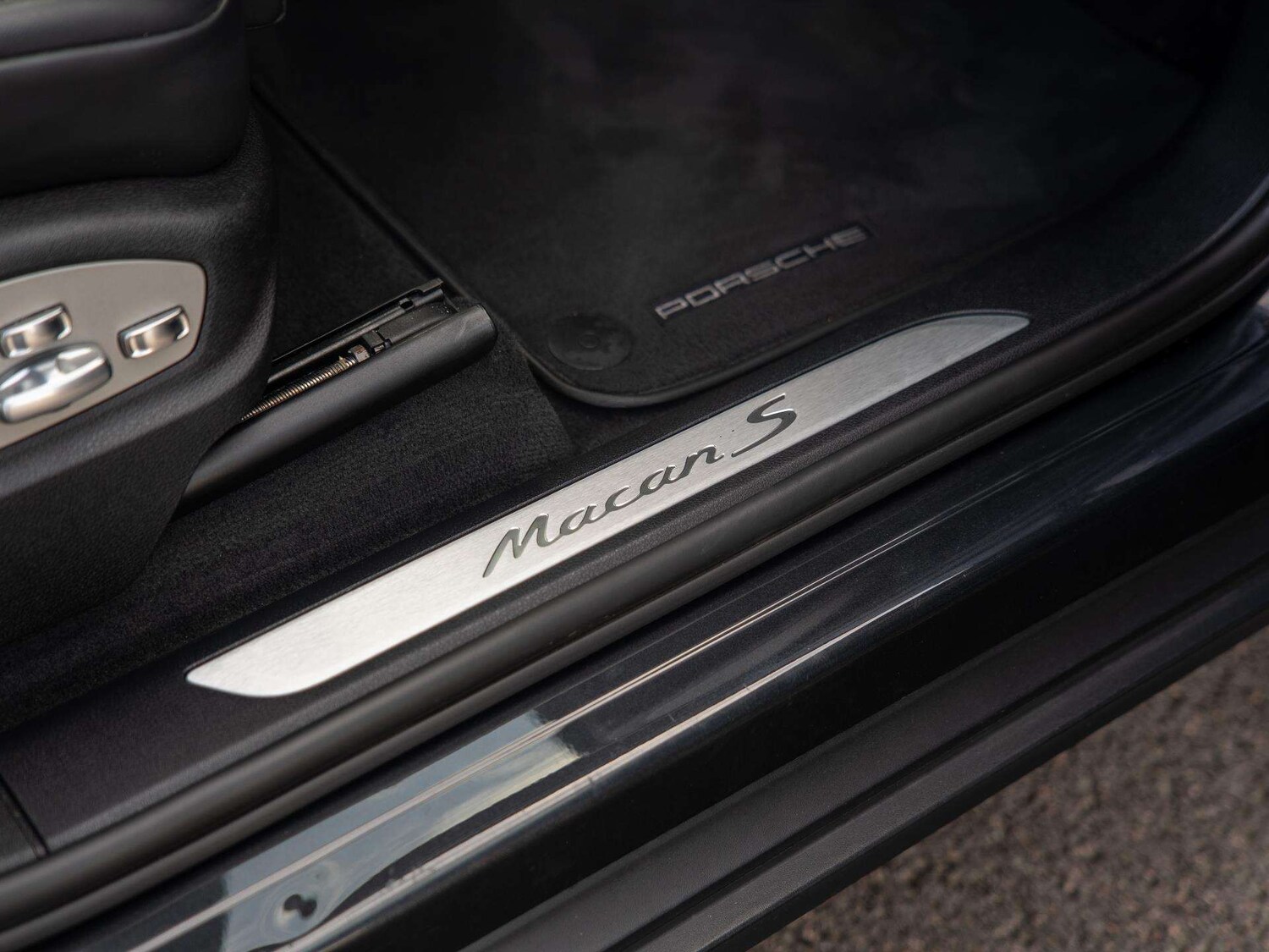 Used Porsche Macan 2021 for sale - 77699013: Photo 30