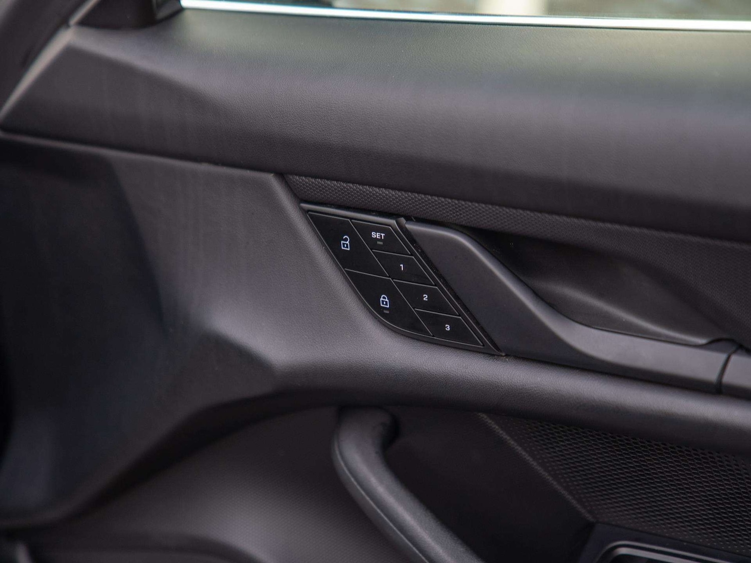 Used Porsche Taycan 2022 for sale - 77194488: Photo 30