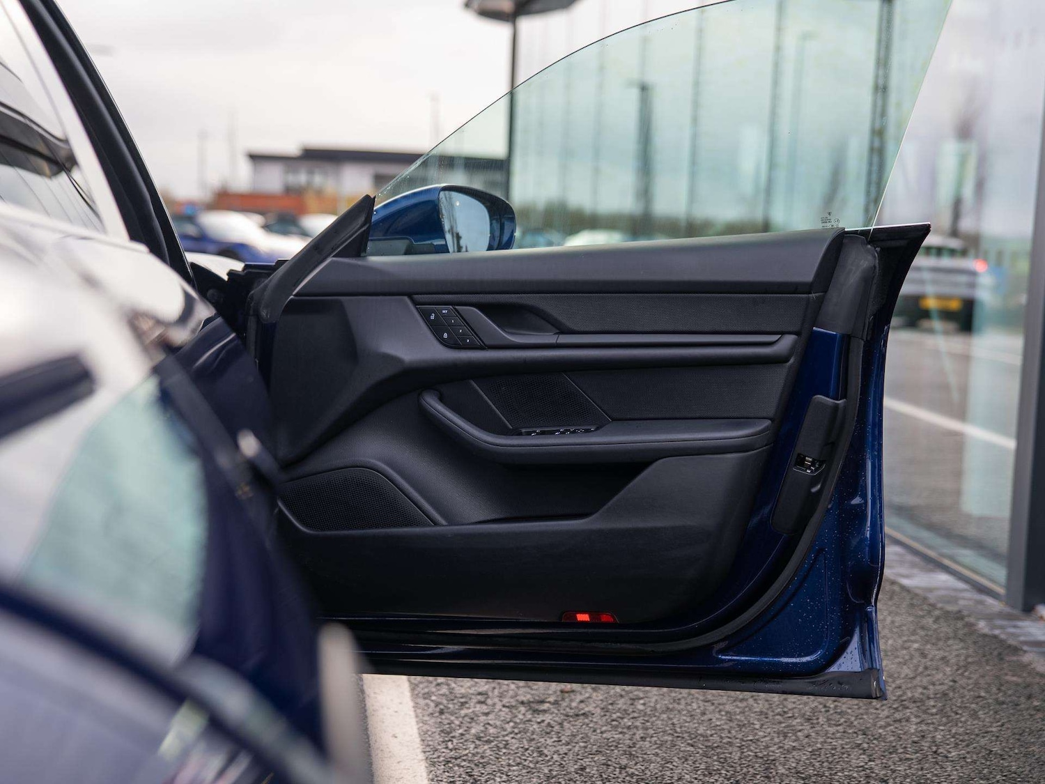 Used Porsche Taycan 2022 for sale - 77194488: Photo 33